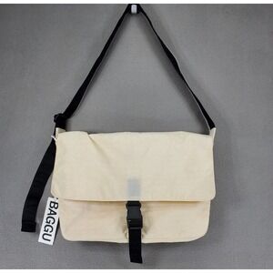 New Baggu MESSENGER BAG in "Ivory" Washable Recycled Nylon SOLD OUT / RARE